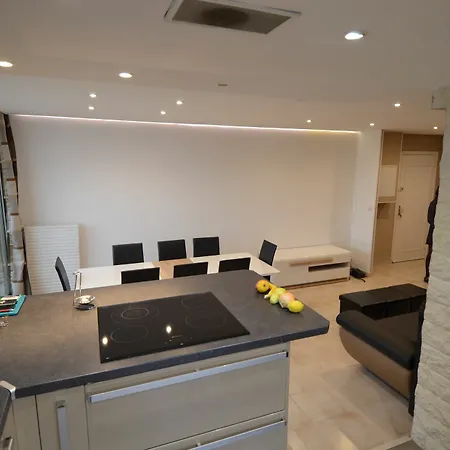 Rooftop 8 Personnes Grande Terrasse Avec Parking Quartier Aeroport 니스
