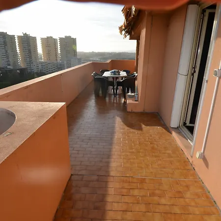 Rooftop 8 Personnes Grande Terrasse Avec Parking Quartier Aeroport Apartment *